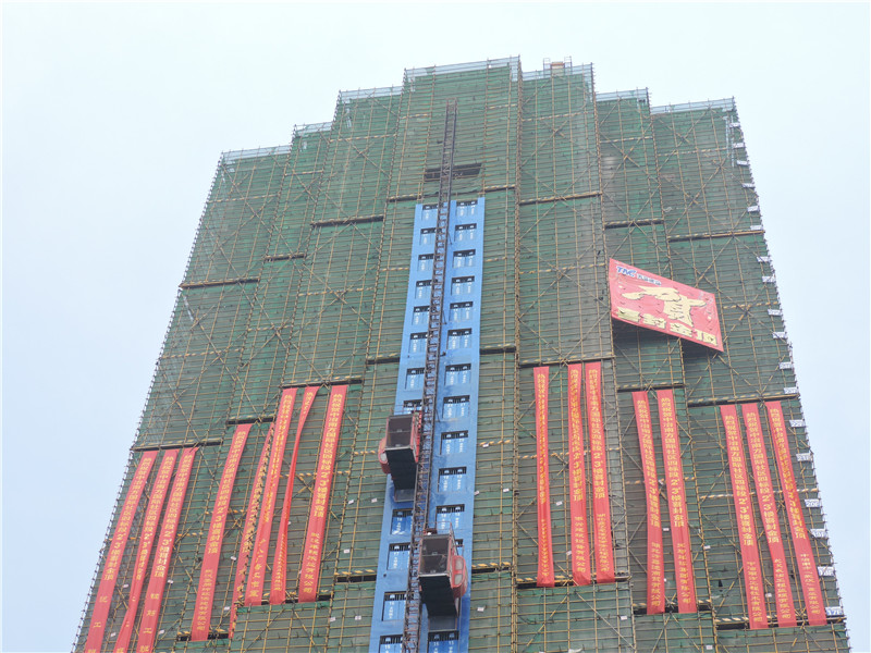 集团领导深入建筑工地考察安全生产工作